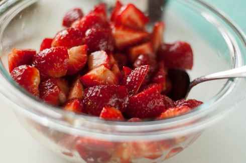 fresh strawberries with balsamic vinegar and honey